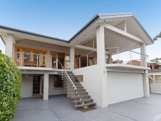 Beauty and the Beach', 88 Foreshore Drive - large home with WIFI & water views Guest house, Salamander Bay - 4