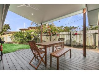 Bell Street 36 Dicky Beach Guest house, Caloundra - 3