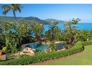 Bella Azure Two Bedroom Two Bathroom Spacious Ocean-view Apartment With Golf Buggy Apartment, Hamilton Island - 3