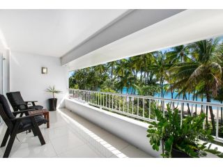 Belle Escapes - Absolute Beachfront 2 Bedroom Apartment Alamanda Resort 