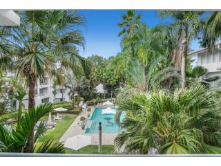 Belle Escapes - Poolside Apartment Alamanda Beachfront Resort 43 Apartment, Palm Cove - 4
