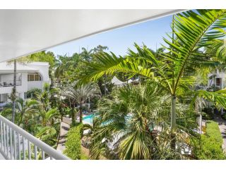 Belle Escapes - Poolside Apartment Alamanda Beachfront Resort 78 Apartment, Palm Cove - 3