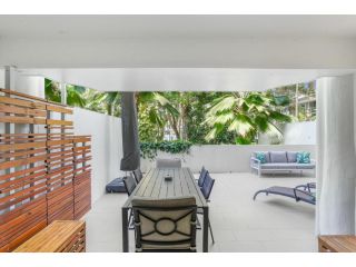 Belle Escapes - Suite 3206 Drift Beachfront Resort with Tropical Gardens and Pool View Apartment, Palm Cove - 5