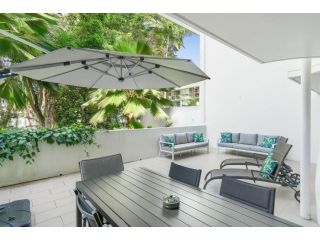 Belle Escapes - Suite 3206 Drift Beachfront Resort with Tropical Gardens and Pool View Apartment, Palm Cove - 2