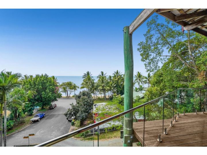 Belle Escapes - Trinity Treehouse with Amazing Ocean Views, Trinity Beach Guest house, Trinity Beach - imaginea 4