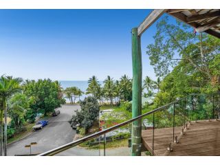 Belle Escapes - Trinity Treehouse with Amazing Ocean Views, Trinity Beach Guest house, Trinity Beach - 4