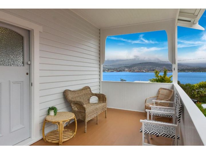 Bellerive Bluff magic - renovated home with views Guest house, Bellerive - imaginea 6
