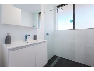 7 'BELLEVUE' 4 DONALD STREET - RENOVATED UNIT WITH AIR CON, VIEWS & CENTRAL TO CBD Apartment, Nelson Bay - 5