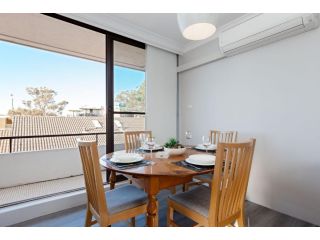 7 'BELLEVUE' 4 DONALD STREET - RENOVATED UNIT WITH AIR CON, VIEWS & CENTRAL TO CBD Apartment, Nelson Bay - 4