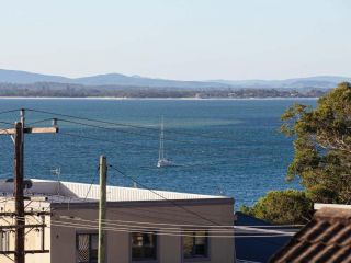 7 'BELLEVUE' 4 DONALD STREET - RENOVATED UNIT WITH AIR CON, VIEWS & CENTRAL TO CBD Apartment, Nelson Bay - 2