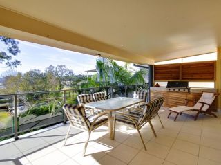 Bellima Beach House', 9 Jackson Close - huge duplex with air con and fabulous views Guest house, Salamander Bay - 4