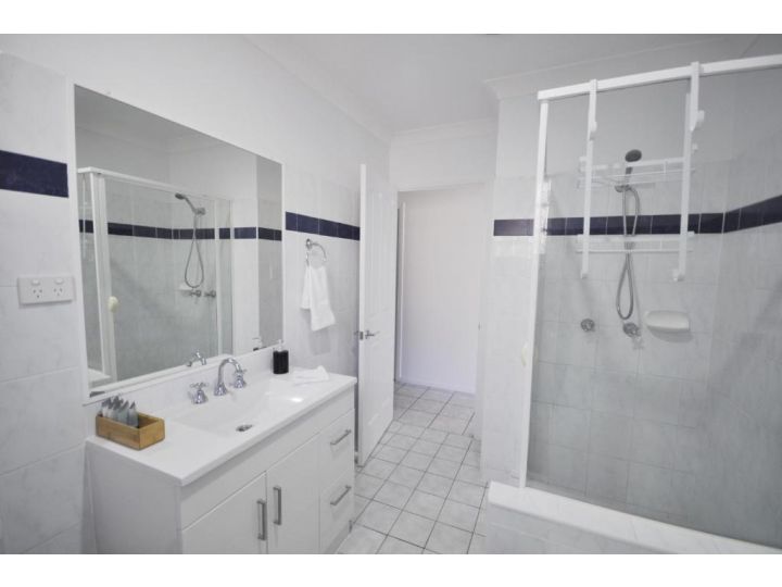 Bellissimo - 2 Bedroom apartment in the Sylvan Beach Resort! Apartment, Bellara - imaginea 14