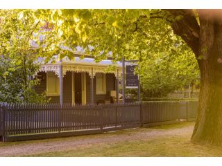 Belmont at Beechworth 2 bedrooms, 2 bathrooms, 2 couples Guest house, Beechworth - 2