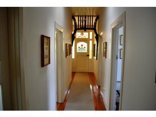 Belton Apartments-Hedge Cottage Apartment, Hobart - 1