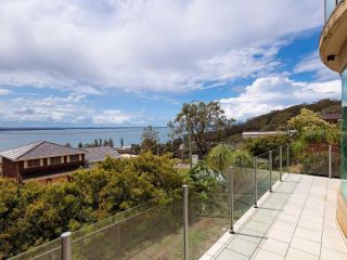 â€˜Maison de la merâ€™ 30 Mulubinda Parade â€“ luxurious, linen, aircon and panoramic views Guest house, Corlette - 4