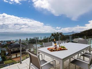 â€˜Maison de la merâ€™ 30 Mulubinda Parade â€“ luxurious, linen, aircon and panoramic views Guest house, Corlette - 2