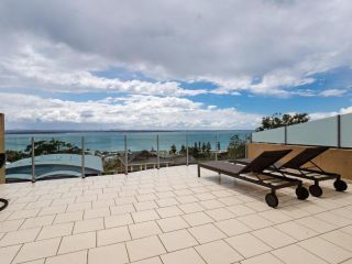 â€˜Maison de la merâ€™ 30 Mulubinda Parade â€“ luxurious, linen, aircon and panoramic views Guest house, Corlette - 1