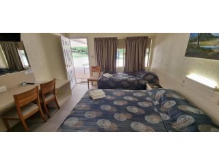 Benaraby Hilltop MotorInn Hotel, Queensland - 5