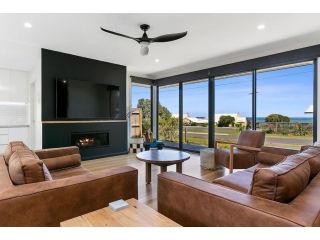 Benswan at the Bay - Modern 5-bedroom Holiday Home Guest house, Apollo Bay - 2