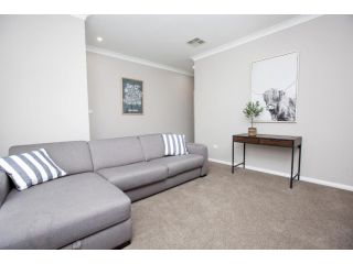 Best Central Wagga Townhouse Guest house, Wagga Wagga - 3