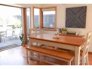 Best Location in Hobart! Luxury 4 bedroom with stunning views Guest house, Hobart - 4