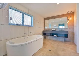 Best Western Plus North Lakes Hotel Hotel, Queensland - 4
