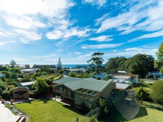 Big Family Home with Big Backyard and Big Views of Jervis Bay Guest house, Vincentia - 2