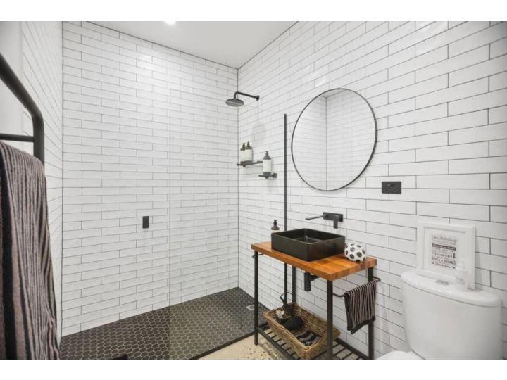 3BlackSHEDS Guest house, Whitfield - imaginea 8