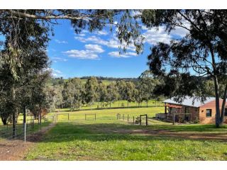 Bindoon Valley Escape - Home with Valley Views Apartment, Western Australia - 2