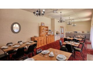 Bishops Lodge Narrandera Hotel, Narrandera - 3