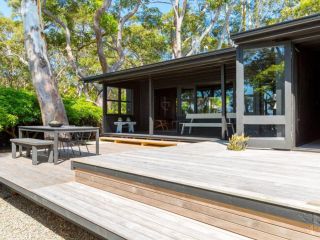 Black Shack on Hyams 4pm Check Out Sundays Guest house, Hyams Beach - 3