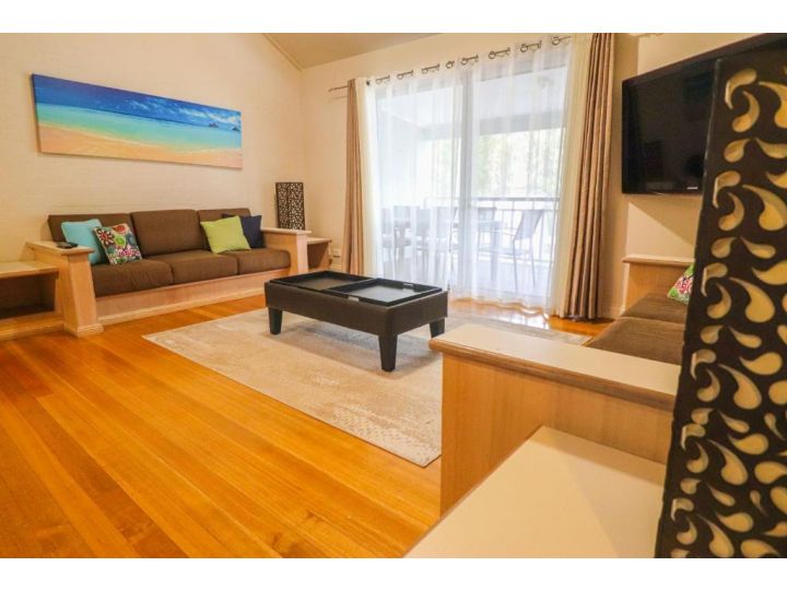 Blackbutt Deluxe Family Townhouse 100 Guest house, Cams Wharf - imaginea 4