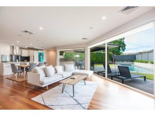 Blair Street - Luxury Home with Pool and Theatre Guest house, Moama - 2