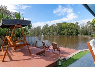 Pelican House, 5 Bedroom house, Pool Guest house, Chittaway Point - 4