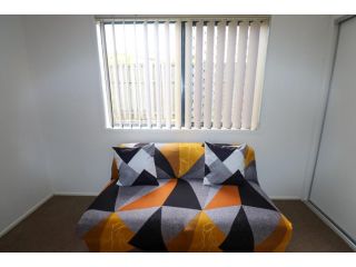BLK Stays Guest House Deluxe Units Bellmere Guest house, Queensland - 1