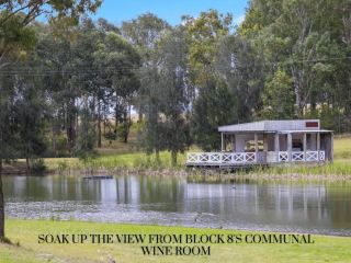 Block Eight 3 Tree Tops Luxe Villa Guest house, Belford - 5