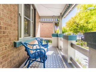 Blue Door Apartments Heritage Charm in CBD Guest house, Orange - 4