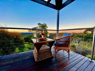 Blue Mountain Panorama 5 Bedrooms with Valley View Guest house, Wentworth Falls - 1