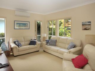 Blue Paradise on Coorilla Guest house, Hawks Nest - 4