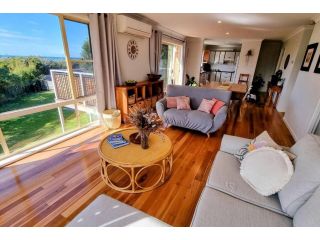 Blue Skies Beach House - Sustainable Stay! Guest house, Gerringong - 2