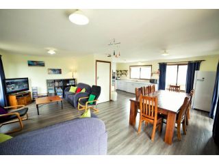 Blue Waves Guest house, Apollo Bay - 3