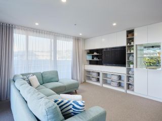 Boardwalk Burleigh Luxury Three Bedroom Apartment Apartment, Gold Coast - 1