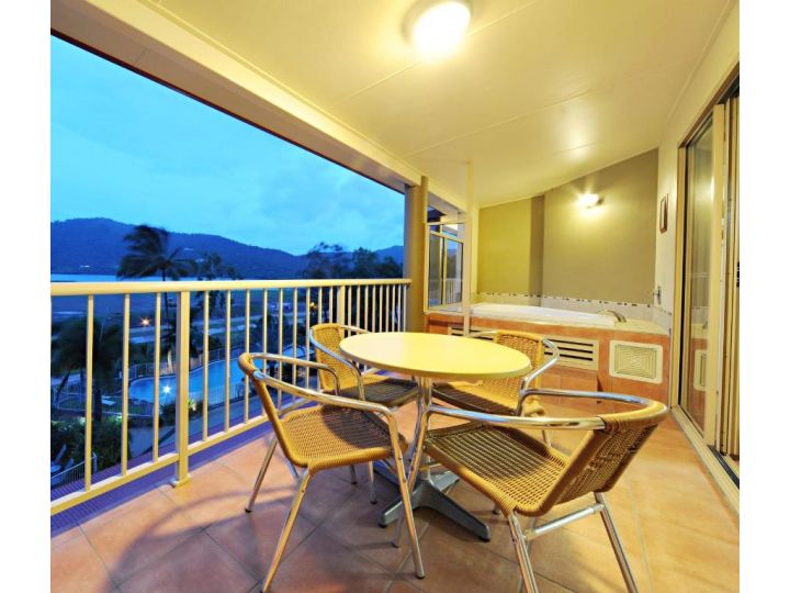 at Boathaven Bay Holiday Apartments Aparthotel, Airlie Beach - imaginea 3