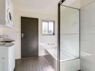Boathouse 2 4pm Check Out Sundays Guest house, Hyams Beach - 1