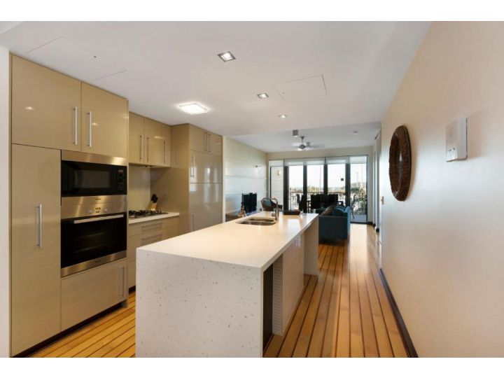 Boathouse Port of Airlie Apartment, Airlie Beach - imaginea 7