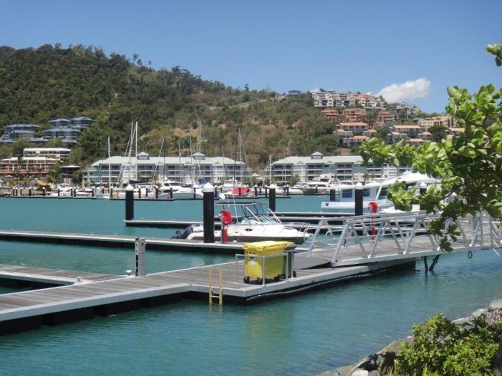 Boathouse Port of Airlie Apartment, Airlie Beach - imaginea 8