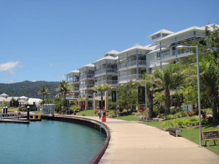 Boathouse Port of Airlie Apartment, Airlie Beach - imaginea 2