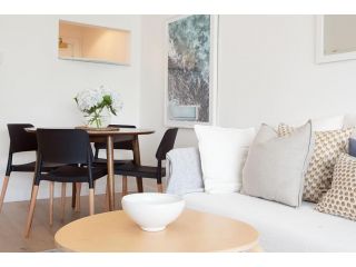Boho Darling Point Apartment, Sydney - 5