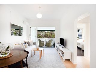Boho Darling Point Apartment, Sydney - 2