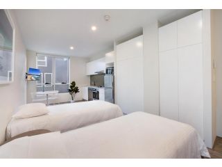 Bondi Beach Studio King Suite 1 Apartment, Sydney - 2